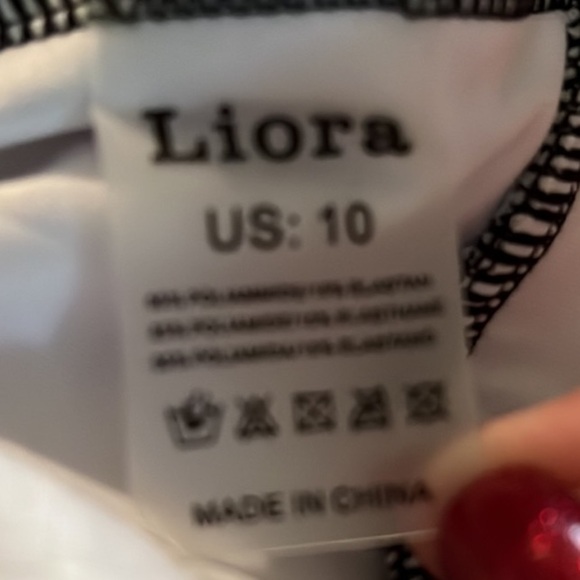 Liora Floral Print Deep V Neck Ring Front and Back One Piece Swimsuit NWT - Picture 6 of 6